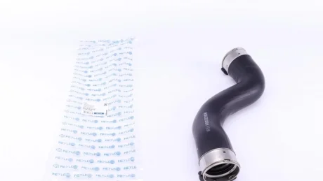 Патрубок интеркулера (L) MB C-class (W204)/E-class (W212) 09-16 MEYLE 0140360024