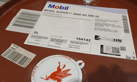 Олива моторна Super 3000 XE 5W-30 60 л MOBIL 154142