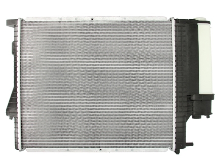 Радиатор системы охлаждения NISSENS 60607A