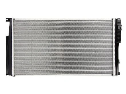 Радіатор охолодження BMW 1/2/3/4 (вир-во Nissens) NISSENS 60817