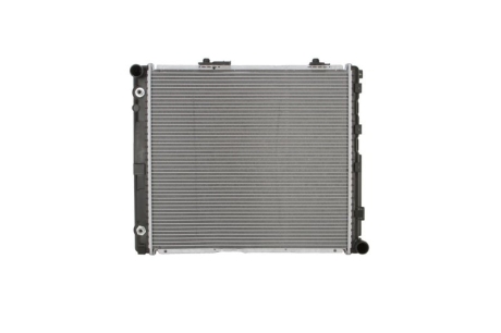 Радиатор охлаждения MERCEDES E-CLASS W 124 (84-) D, AT (выр-во) NISSENS 62698A