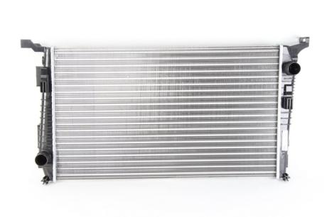Радиатор охлаждения DACIA DUSTER (10-) 1.5 dCi MT (выр-во) NISSENS 637614 (фото 1)