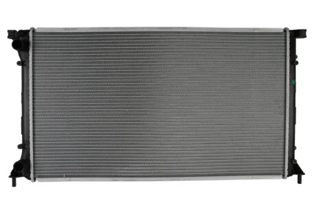 Радіатор охолодження OPEL, RENAULT (вир-во Nissens) NISSENS 63818A