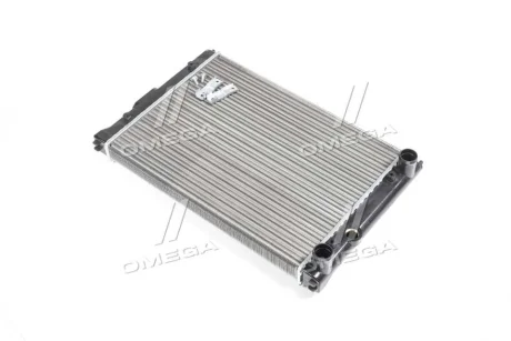 Радіатор охолодження двигуна VW IBIZA2/VW POLO NISSENS 639981