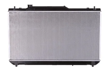 TOYOTA Радіатор охолодження двиг. (built-in oil cooler) CAMRY 2.4 01- NISSENS 646925