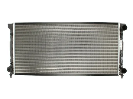 Радіатор охолодження VW PASSAT B3 (88-) (вир-во Nissens) NISSENS 651611