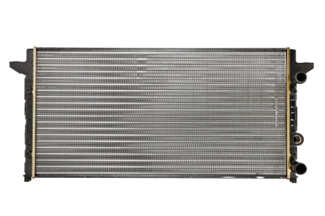 Радиатор охлаждения VW PASSAT B4 (3A, 35I) (93-) 1.6-2.8i (выр-во) NISSENS 65256