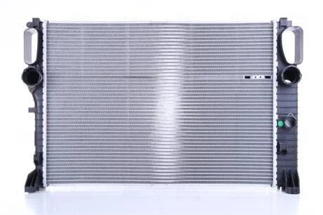 Радиатор охлаждения NISSENS 67105