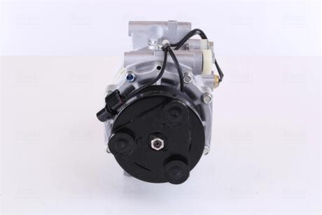 MITSUBISHI Компресор кондиціонера ECLIPSE IV 05-, ENDEAVOR 03-, GALANT IX 03- NISSENS 890879