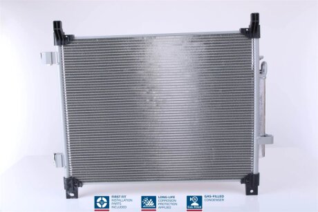 Радiатор кондицiонера NISSENS 940788