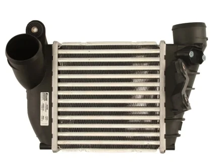 Охладитель наддувочного воздуха NISSENS 96488