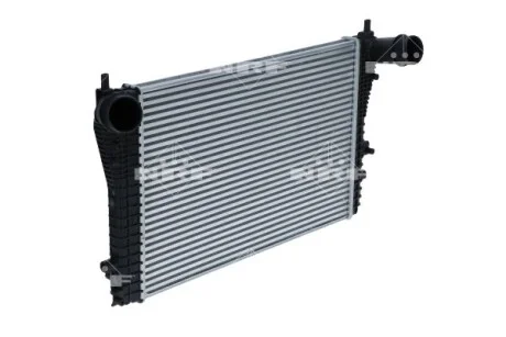 Радиатор интеркулера VW Passat/Sharan/Tiguan 1.4-2.0D 05- NRF 30306