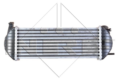 Радиатор интеркулера NRF 30468 (фото 1)