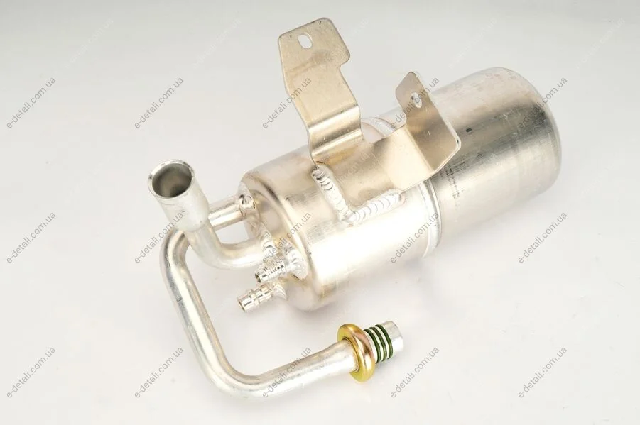 Осушитель кондиционера Ford Fiesta/Fusion 1.2-2.0 04-12/Mazda 2 1.2-1.6 03-07 NRF 33217 (фото 1)