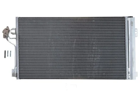 Радіатор кондиціонера MB Vito (W639) 2.2CDI 03-08 (кріплення на 2 шпильки) NRF 35776