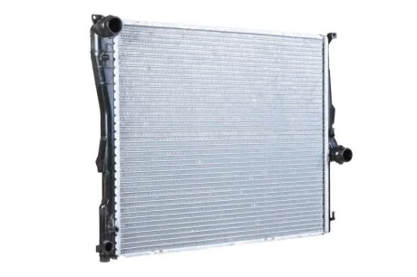 Радіатор охолодження BMW X3 (E83) 2.0-3.0 04-11 (N46/M47/M54/N52/M57) NRF 53956