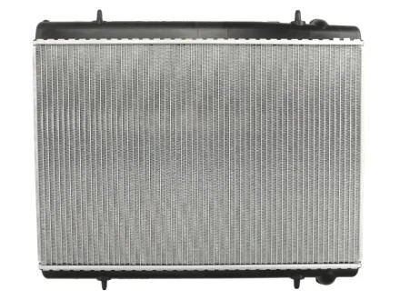 Радіатор охолодження Citroen C4/Peugeot 307/308 1.6HDi/1.8/2.0i 04- NRF 53973