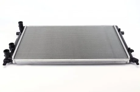 Радиатор охлаждения VW Jetta IV 1.6-2.5 10- NRF 59057