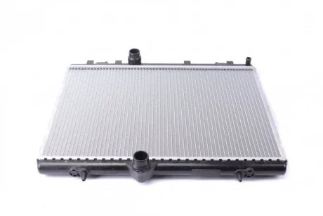 Радіатор охолодження Citroen Picasso/Peugeot 3008/5008 1.2-1.6 12- NRF 59320