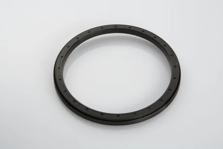 Сальник ступицы EсO/EсO MAXX 135x156.7x8 PE AUTOMOTIVE 046.137-00A