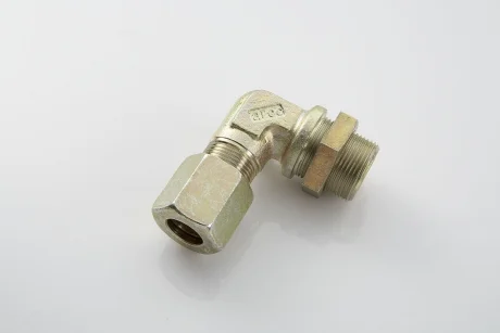 Штуцер г-образный M22x1.5/D18 PE AUTOMOTIVE 076.053-00A