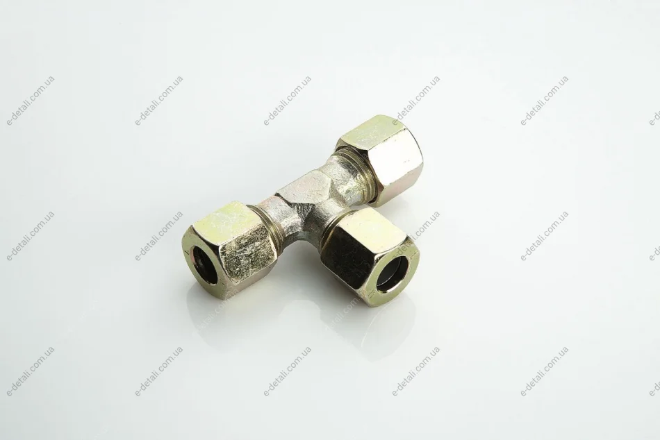 Штуцер т-образный 10x10x10 с гайками.. PE AUTOMOTIVE 076.093-00A (фото 1)
