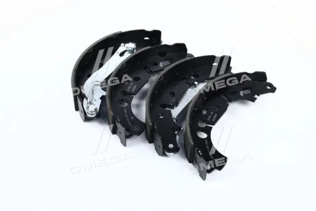 Колодка гальм. барабан. OPEL CORSA D 1.0-1.4 06-, FIAT GRANDE PUNTO 1.3-1.4 05 - задн. (вир-во Remsa REMSA 4192.00