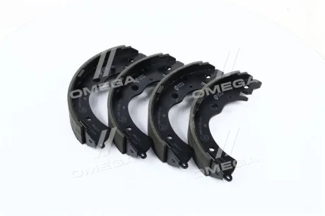 Колодка гальм. барабан. HONDA/SUZUKI ACCORD/CRX/CARRY/JIMNY задн. (вир-во Remsa) REMSA 4383.00