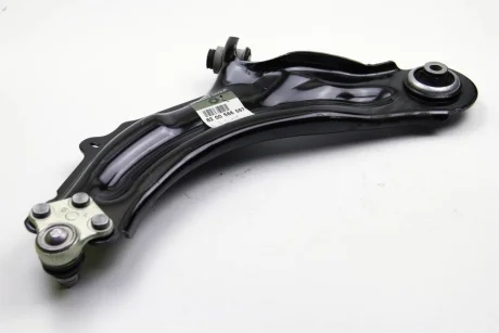 Рычаг подвески KANGOO Renault RENAULT 8200586567