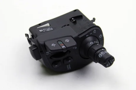 Переключатель подрулевой Renault Kangoo 09- (R) (+радио) RENAULT 8201590631