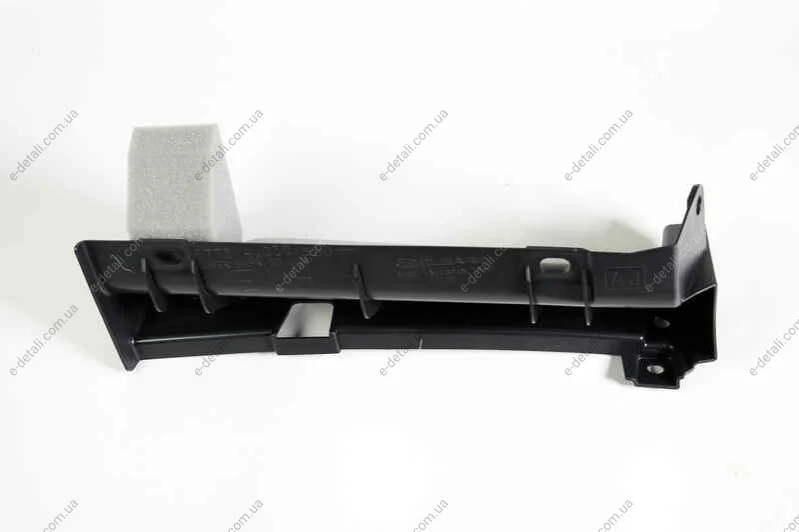 Накладка заднього бампера SUBARU 57731AJ030 (фото 1)