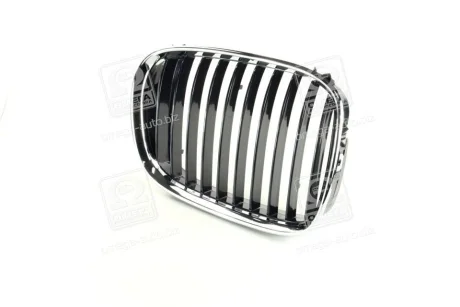 Решетка в капоте пра. BMW 5 E39 (выр-во) TEMPEST 014 0089 914