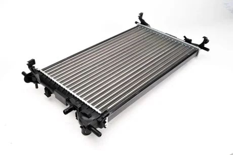 Радиатор THERMOTEC D7G023TT