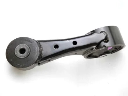 Опора двигателя Toyota Lexus RX 06-08 (выр-во Toyota) TOYOTA 1236331020