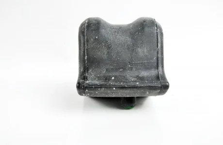Втулка стабілізатора (переднього) Toyota Auris/ Corolla 05- (R) TOYOTA 4881512390