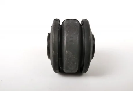 Втулка стойки стаб.LC-100 TOYOTA 4884960010