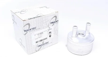 Радіатор масляний Skoda Octavia/ VW Passat 04-14 (теплообмінник) TRUCKTEC 07.18.041