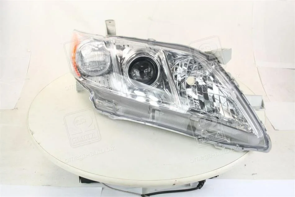 Фара пра. TOY CAMRY 06- (вир-во) TYC 20-6757-01-1N (фото 1)