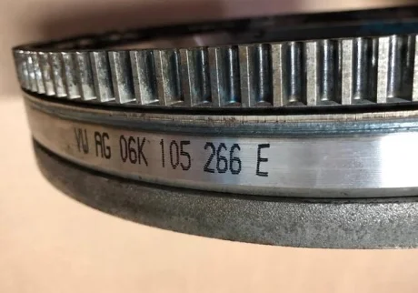 Маховик колінвала VAG 06K105266E