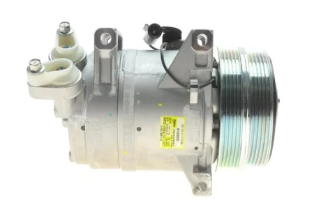 Компрессор кондиционера Ford Focus/C-Max/Kuga 1.4-2.5 04-/Volvo C30/S40/V50 1.6 05-12 Valeo 813323