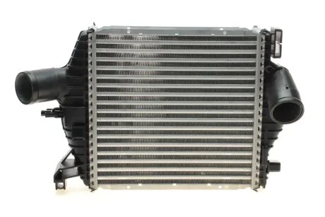 Радіатор інтеркулера MB Vito (W638) 2.2CDI 99-03 Valeo 818590