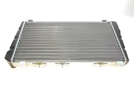 Радіатор охолодження двигуна SKODA100/FELICIA 1.3MT Van Wezel 76002002