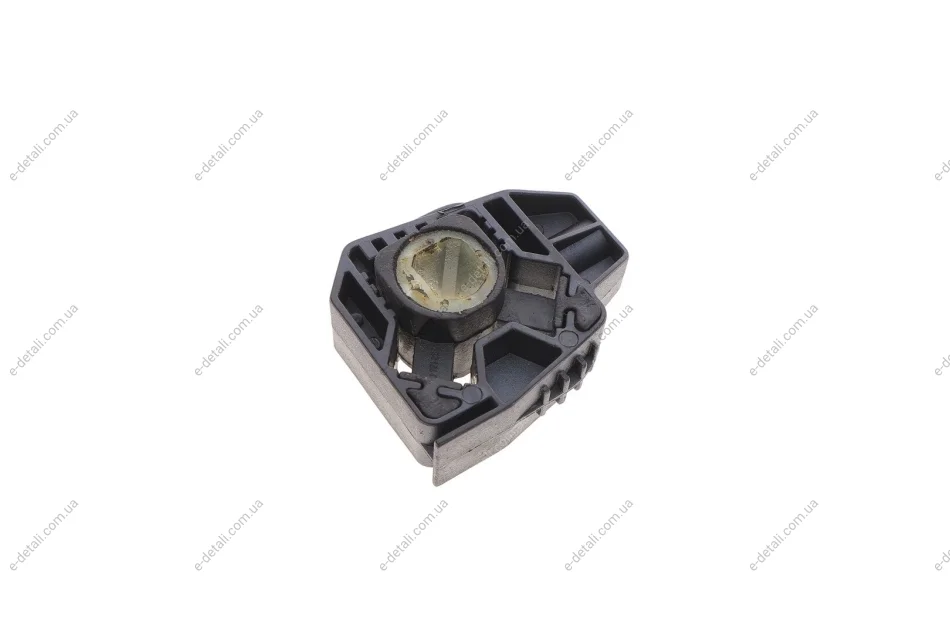 Кронштейн радиатора (знизу) Skoda Fabia 00-07/VW Fox/Polo 1.2/1.4/1.4TDI/1.9SDI 02-12 Vika 11210260401 (фото 1)